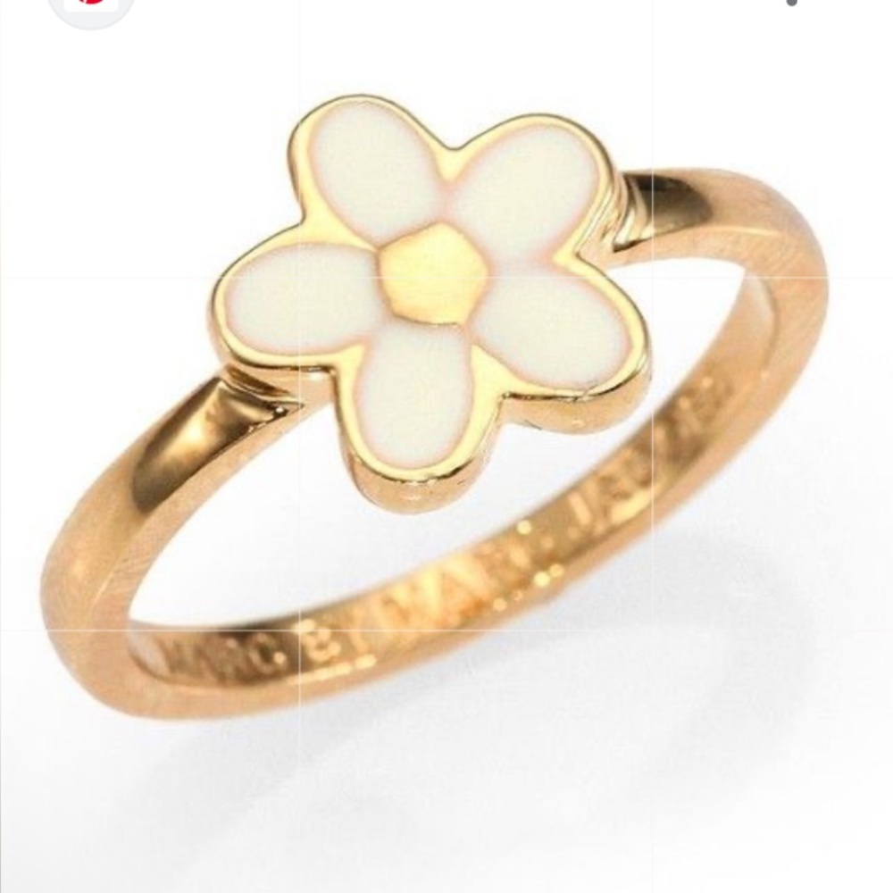 Marc Jacobs Mini Daisy Ring Size 6